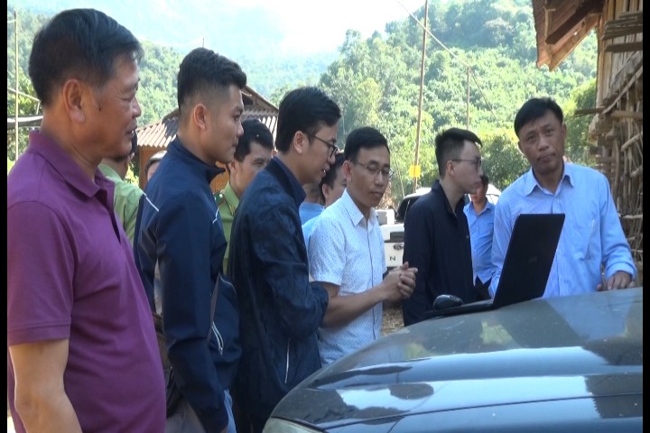 Đoàn công tác tổ chức khảo sát thực địa