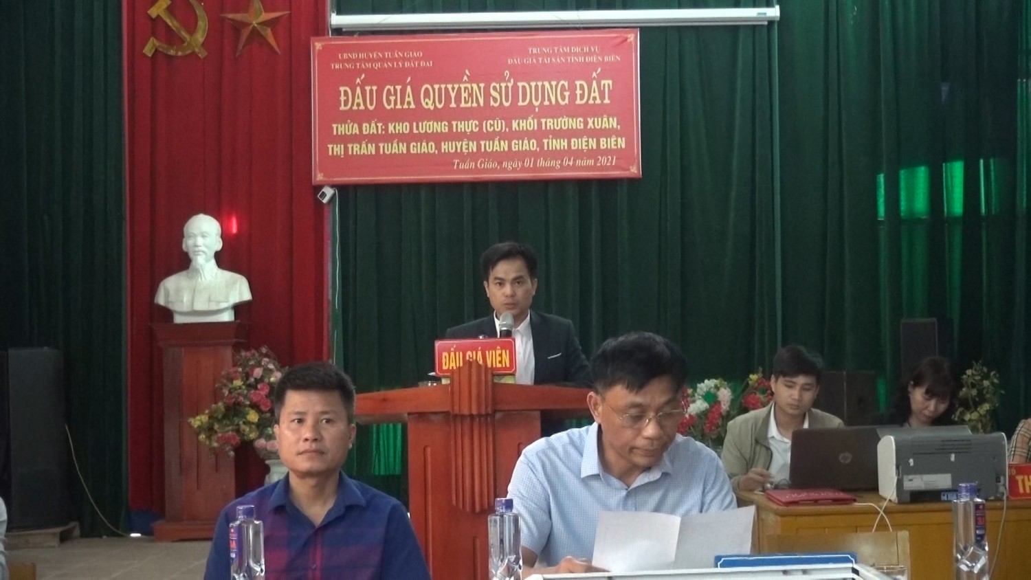 Đấu giá thành công 09 thửa đất tại Kho lương thực cũ, khối Trường Xuân, thị trấn Tuần Giáo (đợt 2)