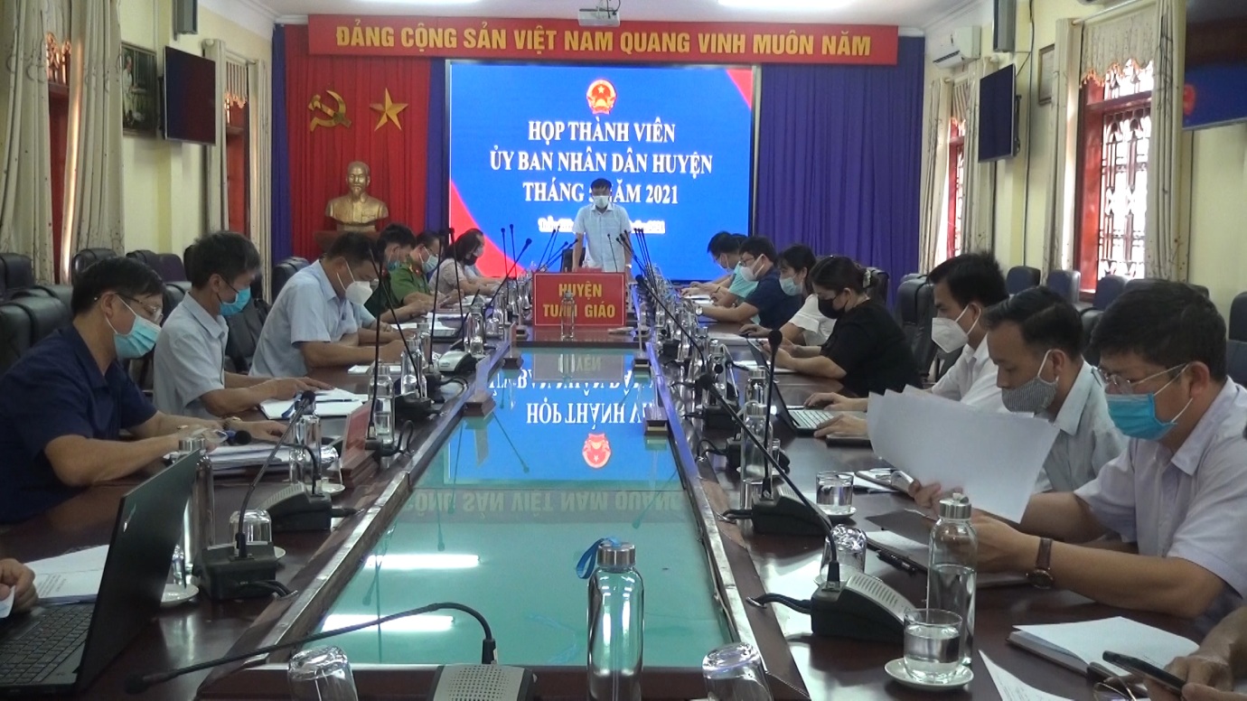 Họp trực tuyến Họp thành viên UBND huyện Tuần Giáo tháng 5 năm 2021