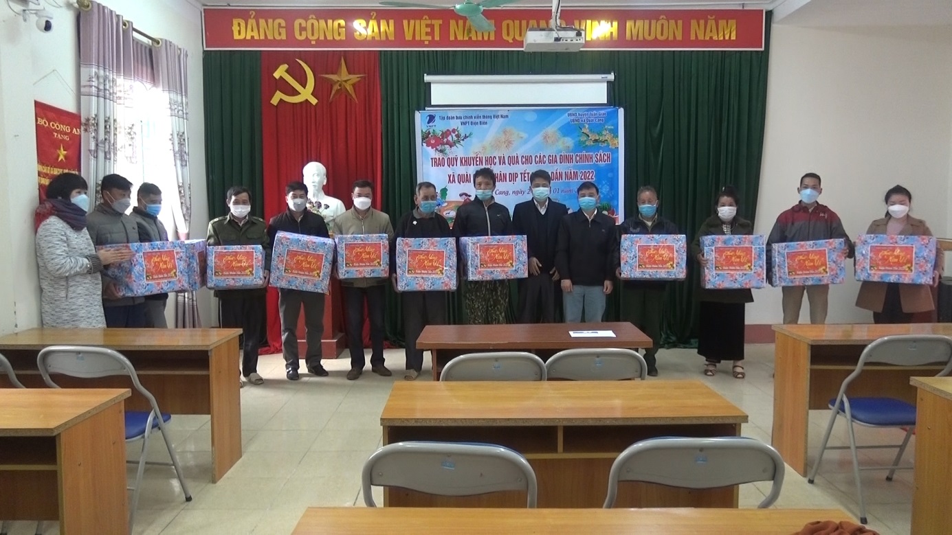 VNPT Tuần Giáo trao tặng quà tết cho các gia đình chính sách trên địa bàn xã Quài Cang          