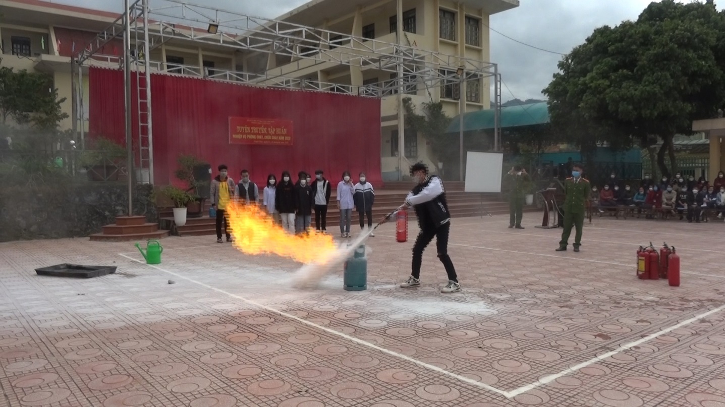 Trường THPT Tuần Giáo tuyên truyền huấn luyện bồi dưỡng nghiệp vụ PCCC