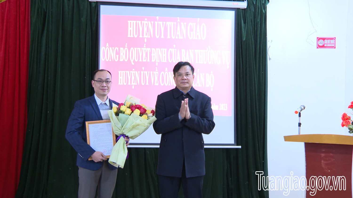 Công bố Quyết định của BTV Huyện ủy về công tác cán bộ tại xã Chiềng Đông