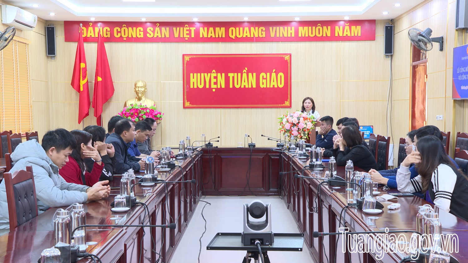 Công bố quyết định về công tác cán bộ