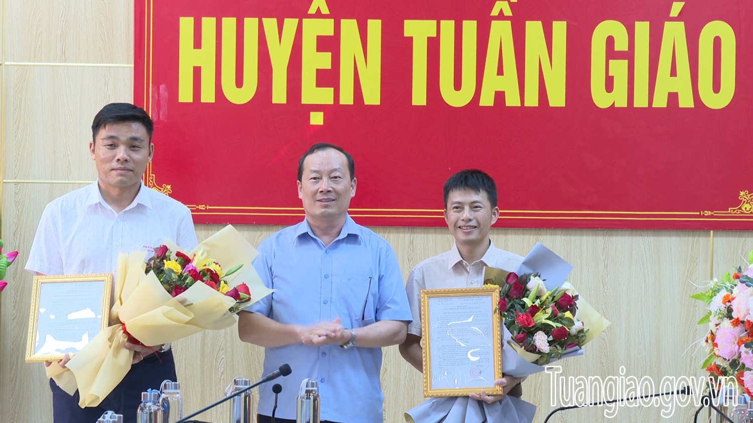 Công bố các quyết định công tác cán bộ