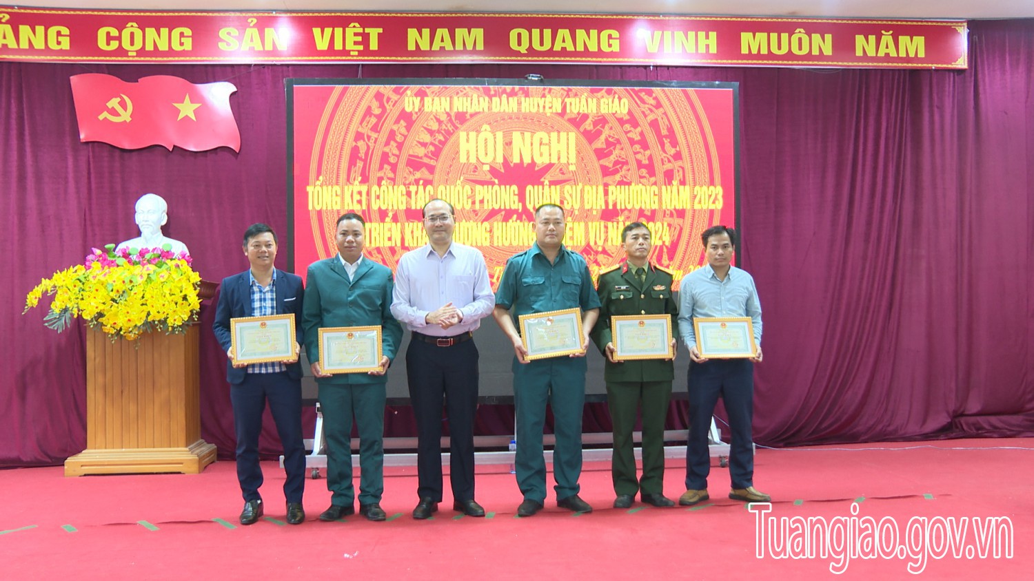 Tuần Giáo Tổng kết công tác Quân sự - Quốc phòng địa phương năm 2023, triển khai nhiệm vụ 2024