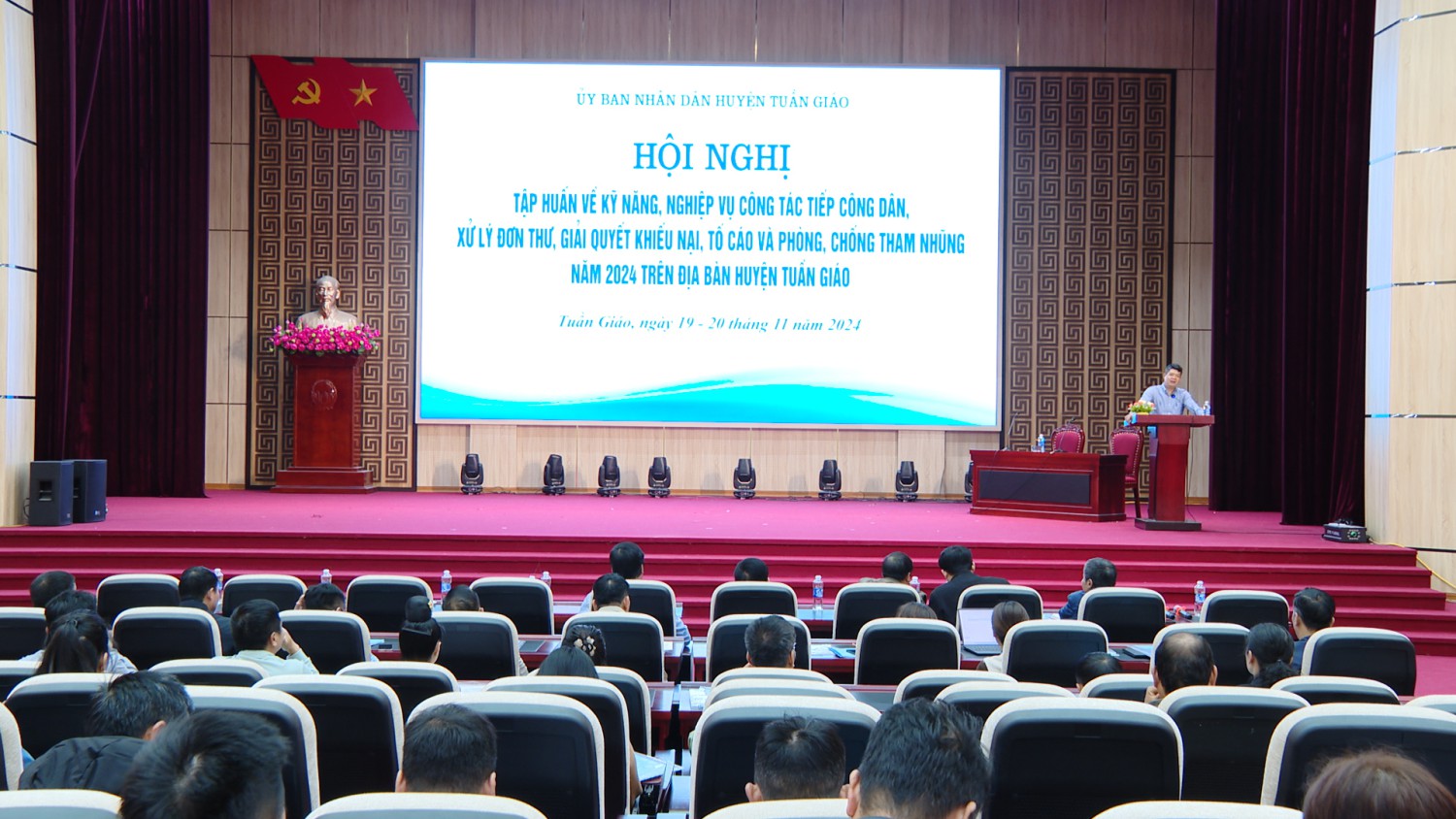Toàn cảnh hội nghị