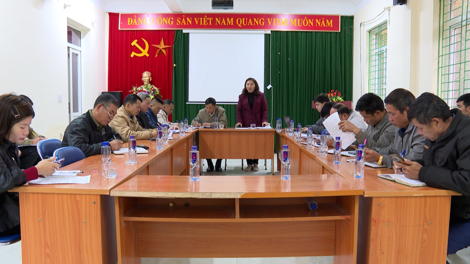 Đ C HUV PCT UBND Huyện làm việc với xã Nà Sáy